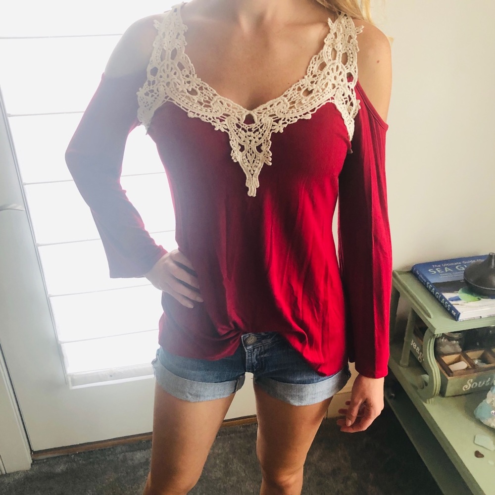 Venus Cold Shoulder Top
